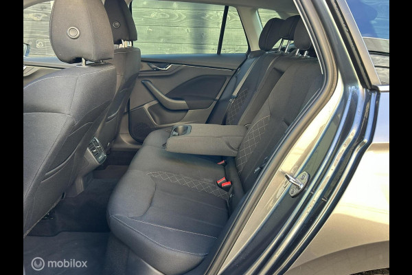 Škoda Kamiq 1.0 TSI Ambition DSG AUTOMAAT / FM nav / Carplay / 17" / Clima