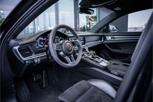 Porsche Panamera Sport Turismo 4.0 GTS Sport Chrono l Panorama l Memory l Luchtvering
