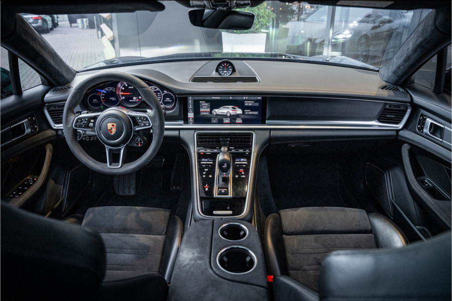 Porsche Panamera Sport Turismo 4.0 GTS Sport Chrono l Panorama l Memory l Luchtvering