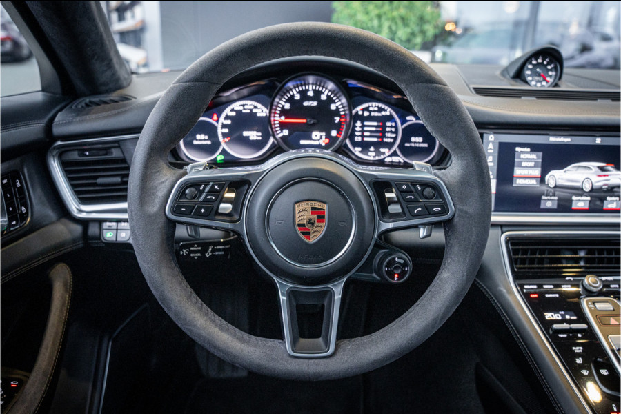 Porsche Panamera Sport Turismo 4.0 GTS Sport Chrono l Panorama l Memory l Luchtvering