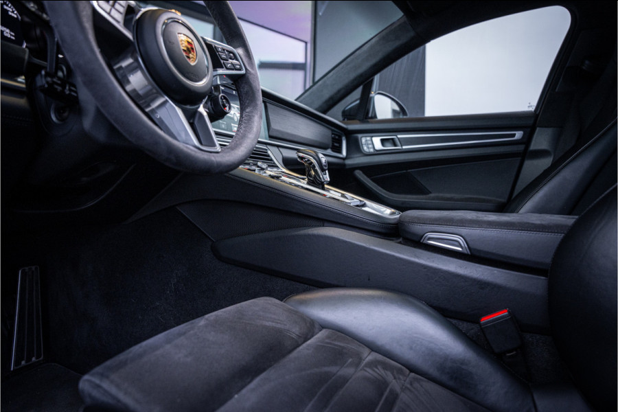Porsche Panamera Sport Turismo 4.0 GTS Sport Chrono l Panorama l Memory l Luchtvering