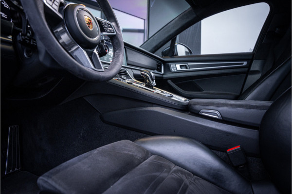 Porsche Panamera Sport Turismo 4.0 GTS Sport Chrono l Panorama l Memory l Luchtvering