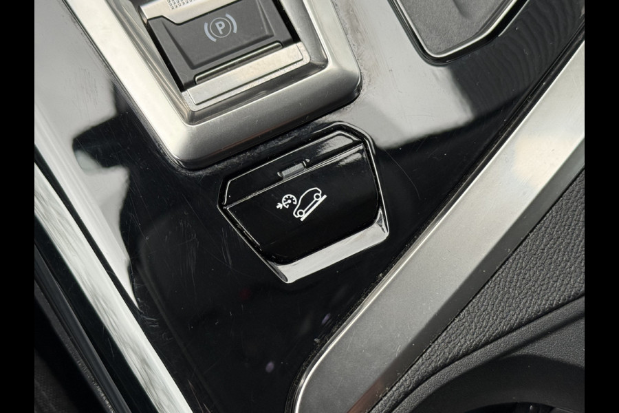 Peugeot 3008 BWJ 2022 | 1.6 HYbrid4 300PK Blue Allure | TREKHAAK | LEDER/STOF | CAMERA A | CLIMA | NAVI | CARPLAY | STOELVERW | PDC 2X |