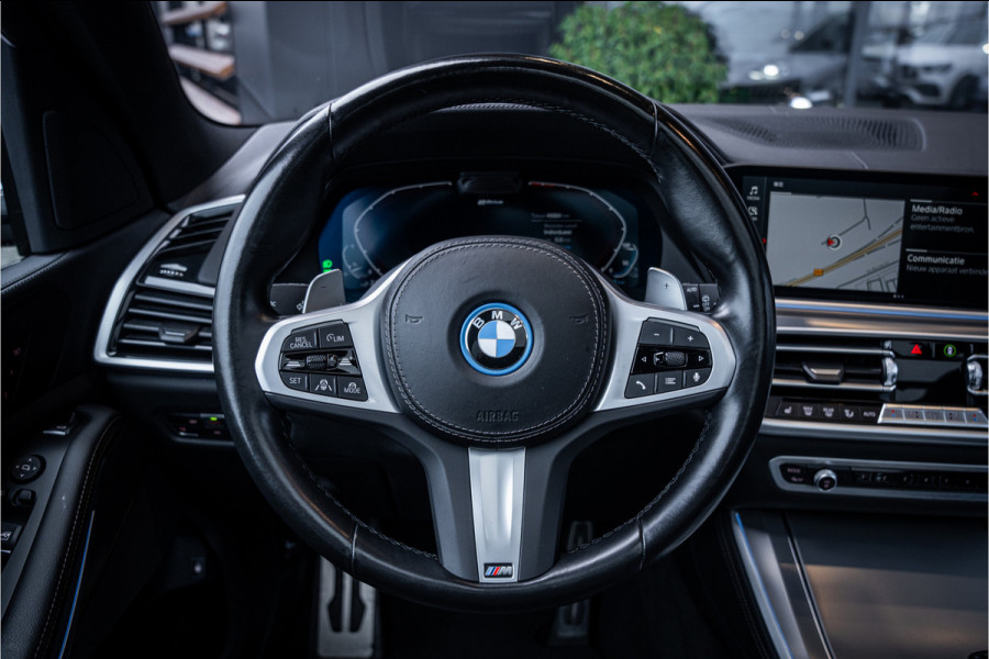 BMW X5 xDrive45e Executive - M-Sport l Panorama l HUD l ACC l Sfeerverl.