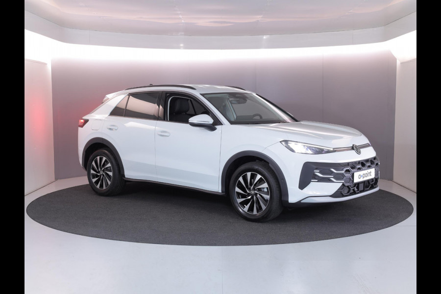 Volkswagen T-Roc Life First Edition 1.5 eTSI 85 kW / 116 PK SUV 7 v