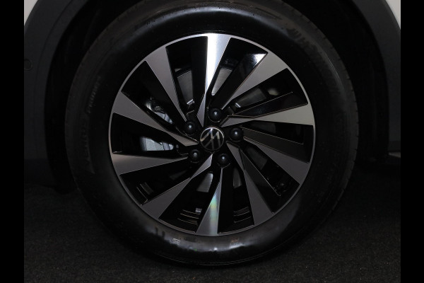 Volkswagen T-Roc Life First Edition 1.5 eTSI 85 kW / 116 PK SUV 7 v