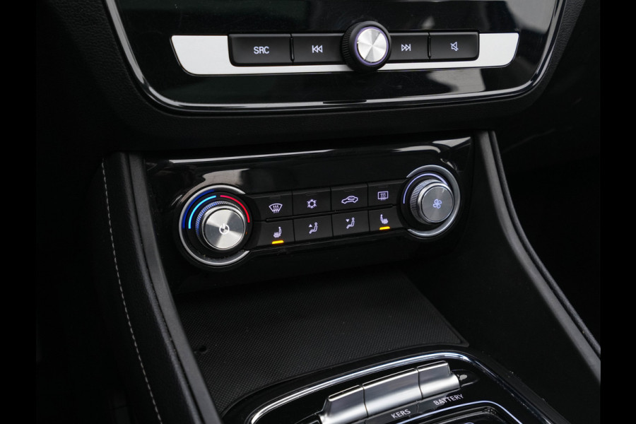 MG ZS EV Luxury 45 kWh { SOH-90%} (INCL-BTW) *PANO | LEATHER | CCS-FASTLOADER | KEYLESS | NAVI-FULLMAP | ADAPTIVE-CRUISE | CAMERA | CARPLAY | DAB | LANE-ASSIST | SPORT-SEATS | 17"ALU*