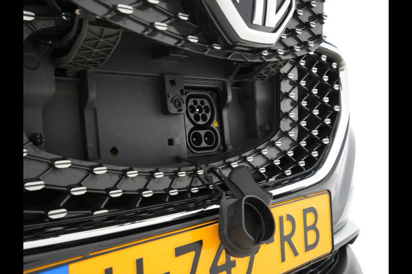 MG ZS EV Luxury 45 kWh { SOH-90%} (INCL-BTW) *PANO | LEATHER | CCS-FASTLOADER | KEYLESS | NAVI-FULLMAP | ADAPTIVE-CRUISE | CAMERA | CARPLAY | DAB | LANE-ASSIST | SPORT-SEATS | 17"ALU*