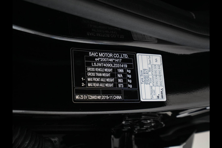 MG ZS EV Luxury 45 kWh { SOH-90%} (INCL-BTW) *PANO | LEATHER | CCS-FASTLOADER | KEYLESS | NAVI-FULLMAP | ADAPTIVE-CRUISE | CAMERA | CARPLAY | DAB | LANE-ASSIST | SPORT-SEATS | 17"ALU*