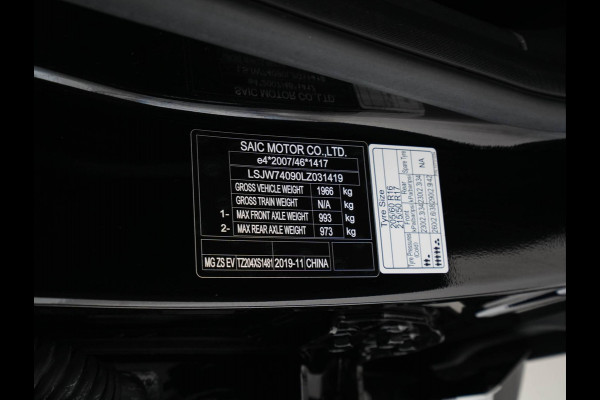 MG ZS EV Luxury 45 kWh { SOH-90%} (INCL-BTW) *PANO | LEATHER | CCS-FASTLOADER | KEYLESS | NAVI-FULLMAP | ADAPTIVE-CRUISE | CAMERA | CARPLAY | DAB | LANE-ASSIST | SPORT-SEATS | 17"ALU*