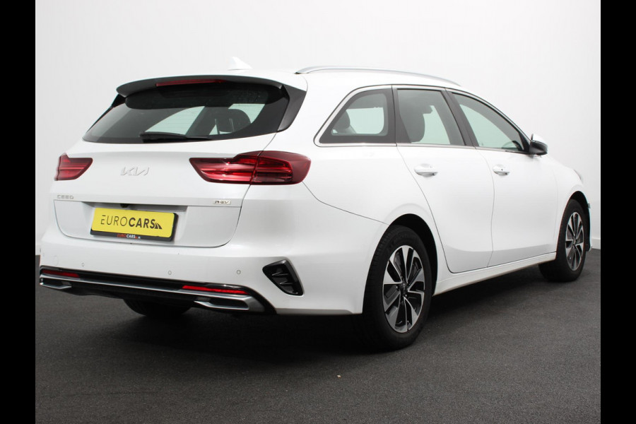 Kia Ceed Sportswagon 1.6 GDI PHEV DynamicLine Climate control | Adaptieve cruise control | Stuur verwarming | Stoel verwarming | Parkeersensoren | Achteruitrijcamera | Apple Carplay/ Android Auto