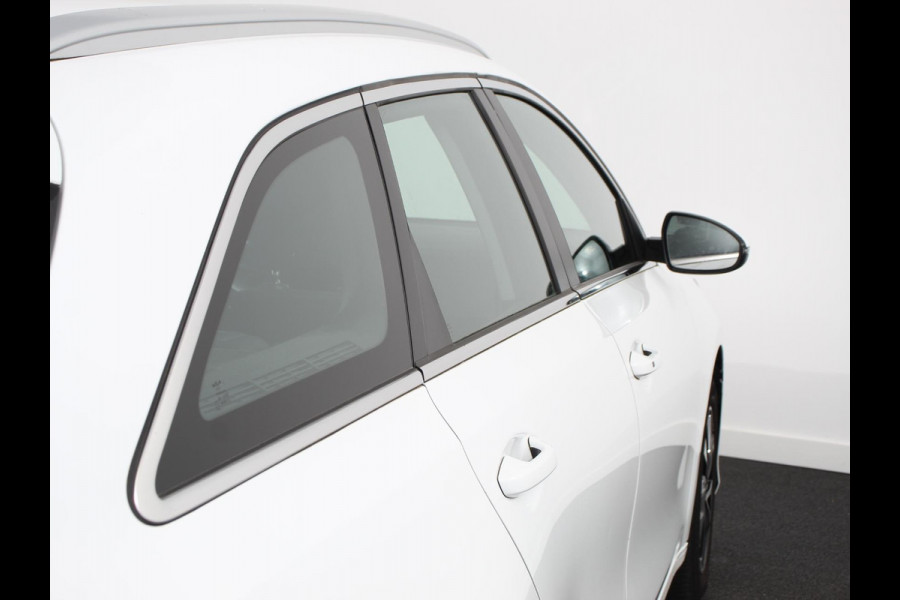 Kia Ceed Sportswagon 1.6 GDI PHEV DynamicLine Climate control | Adaptieve cruise control | Stuur verwarming | Stoel verwarming | Parkeersensoren | Achteruitrijcamera | Apple Carplay/ Android Auto