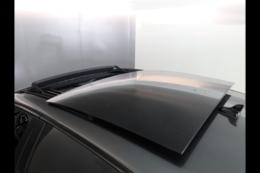 Audi A3 Sportback 45 TFSI e S edition Competition 272 pk SOH 100% S-tronic| Navigatie | Panoramadak | Private lease vanaf €798,- | Achteruitrijcamera | Adaptieve cruise control | Matrix LED koplampen |