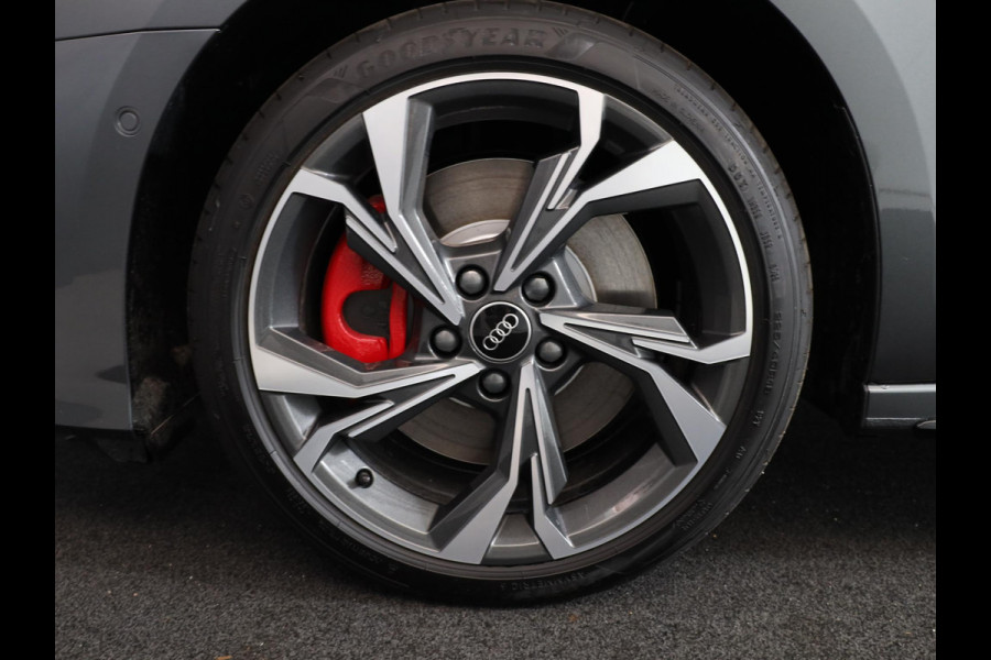 Audi A3 Sportback 45 TFSI e S edition Competition 272 pk SOH 100% S-tronic| Navigatie | Panoramadak | Private lease vanaf €798,- | Achteruitrijcamera | Adaptieve cruise control | Matrix LED koplampen |