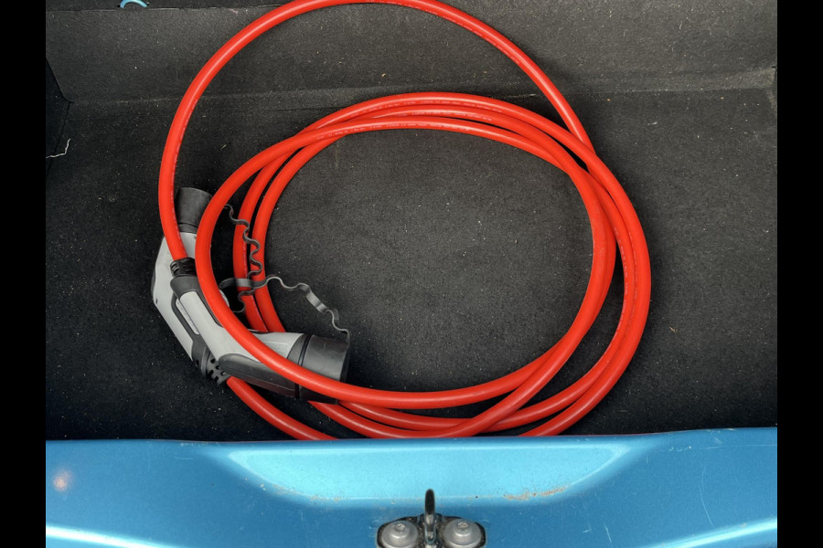 Renault ZOE R135 Intens 52 kWh VAN: €16.900- VOOR: €13.877,- UW EINDEJAARSVOORDEEL: €3.023 |SOH 94% KOOPACCU | 3-FASE LADER + SNELLAADFUNCTIE | STOEL + STUURWIELVERWARMING | CAMERA | NAVI |Rijklaar geleverd met 12 maanden BOVAG-garantie