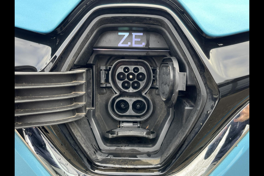 Renault ZOE R135 Intens 52 kWh VAN: €16.900- VOOR: €13.877,- UW EINDEJAARSVOORDEEL: €3.023 |SOH 94% KOOPACCU | 3-FASE LADER + SNELLAADFUNCTIE | STOEL + STUURWIELVERWARMING | CAMERA | NAVI |Rijklaar geleverd met 12 maanden BOVAG-garantie
