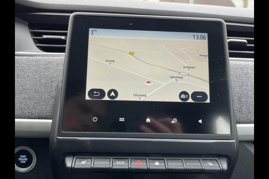 Renault ZOE R135 Intens 52 kWh VAN: €16.900- VOOR: €13.877,- UW EINDEJAARSVOORDEEL: €3.023 |SOH 94% KOOPACCU | 3-FASE LADER + SNELLAADFUNCTIE | STOEL + STUURWIELVERWARMING | CAMERA | NAVI |Rijklaar geleverd met 12 maanden BOVAG-garantie