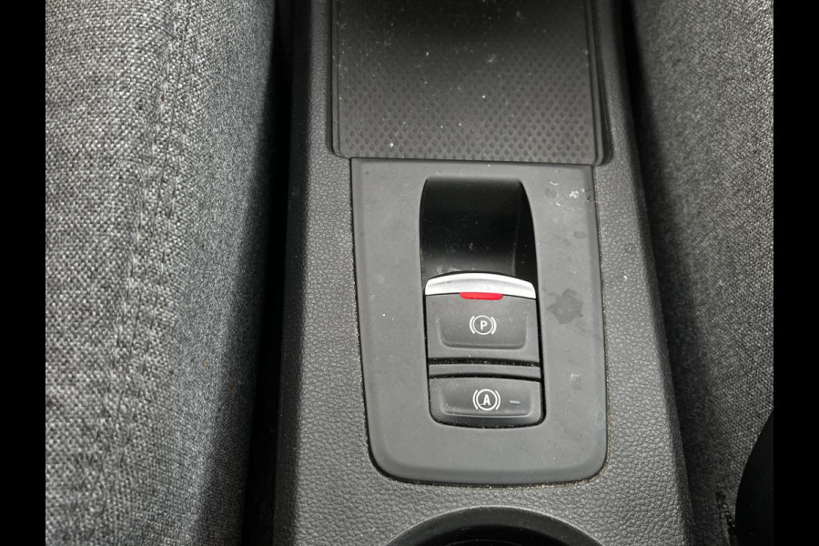 Renault ZOE R135 Intens 52 kWh VAN: €16.900- VOOR: €13.877,- UW EINDEJAARSVOORDEEL: €3.023 |SOH 94% KOOPACCU | 3-FASE LADER + SNELLAADFUNCTIE | STOEL + STUURWIELVERWARMING | CAMERA | NAVI |Rijklaar geleverd met 12 maanden BOVAG-garantie