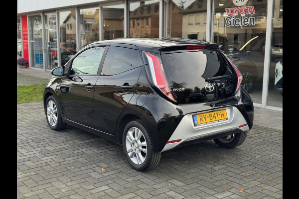 Toyota Aygo 1.0 VVT-i X-Joy | Eerste eigenaar, Lichtmetalen velgen, Climate control, Privacy glass, Apple CarPlay/Android auto, Nieuw geleve