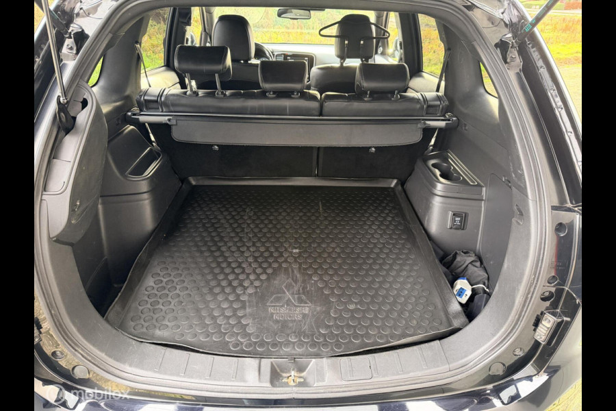 Mitsubishi Outlander 2.4 PHEV Instyle trekhaak allseason banden