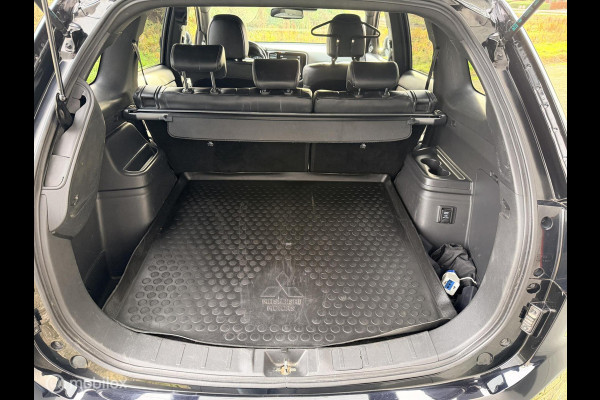 Mitsubishi Outlander 2.4 PHEV Instyle trekhaak allseason banden