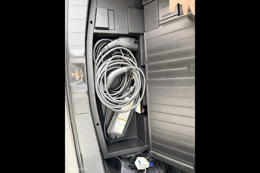 Mitsubishi Outlander 2.4 PHEV Instyle trekhaak allseason banden