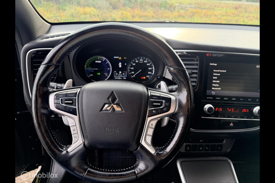 Mitsubishi Outlander 2.4 PHEV Instyle trekhaak allseason banden