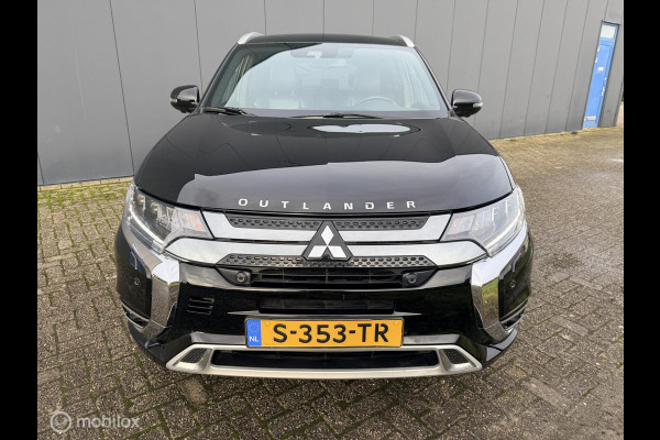 Mitsubishi Outlander 2.4 PHEV Instyle trekhaak allseason banden