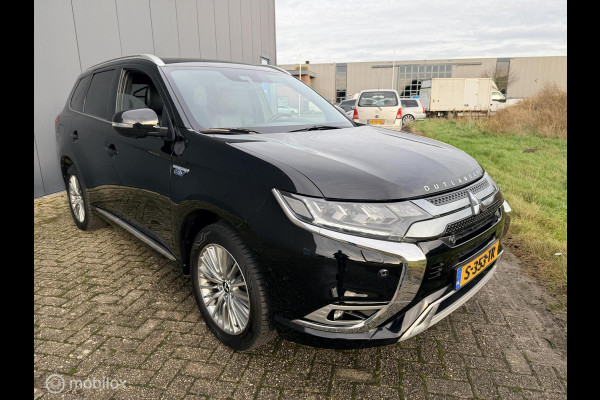 Mitsubishi Outlander 2.4 PHEV Instyle trekhaak allseason banden