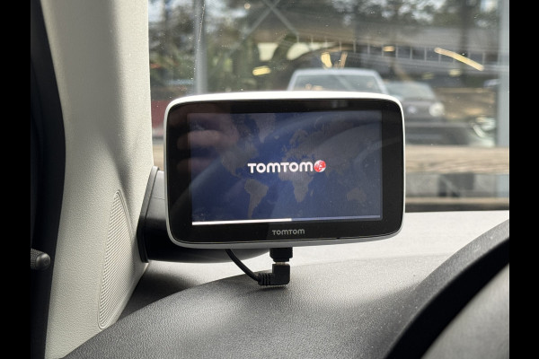 Volkswagen up! 1.0 Climate control/Camera/Cruise control/PDC 02-03-2027 APK