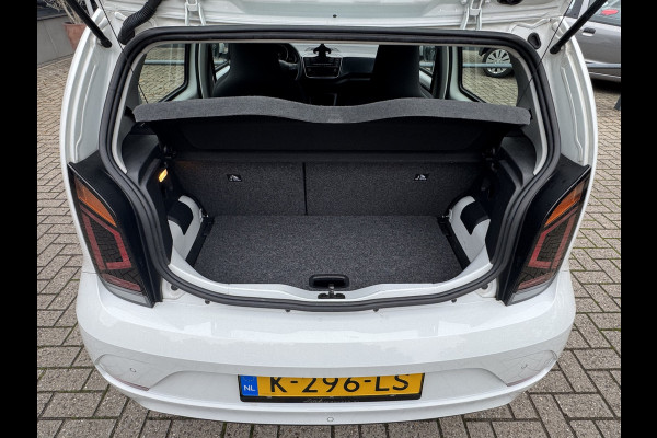 Volkswagen up! 1.0 Climate control/Camera/Cruise control/PDC 02-03-2027 APK