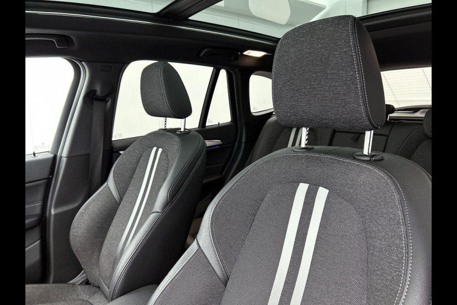 BMW X1 xDrive25e Exe.Ed. 221PK PLUG-In M Sport PANORAMADAK | AD-CRUISE | CAMERA