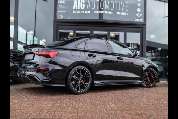 Audi RS 3 Limousine 2.5 TFSI A3 quattro | CT Carbon | RS-Dynamic | Matrix | Keyless | B&O | Leder | Camera