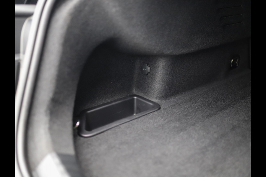 Audi RS 3 Limousine 2.5 TFSI A3 quattro | CT Carbon | RS-Dynamic | Matrix | Keyless | B&O | Leder | Camera