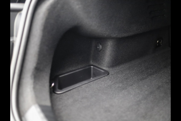 Audi RS 3 Limousine 2.5 TFSI A3 quattro | CT Carbon | RS-Dynamic | Matrix | Keyless | B&O | Leder | Camera