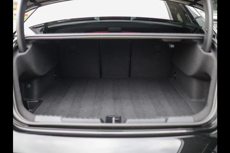 Audi RS 3 Limousine 2.5 TFSI A3 quattro | CT Carbon | RS-Dynamic | Matrix | Keyless | B&O | Leder | Camera