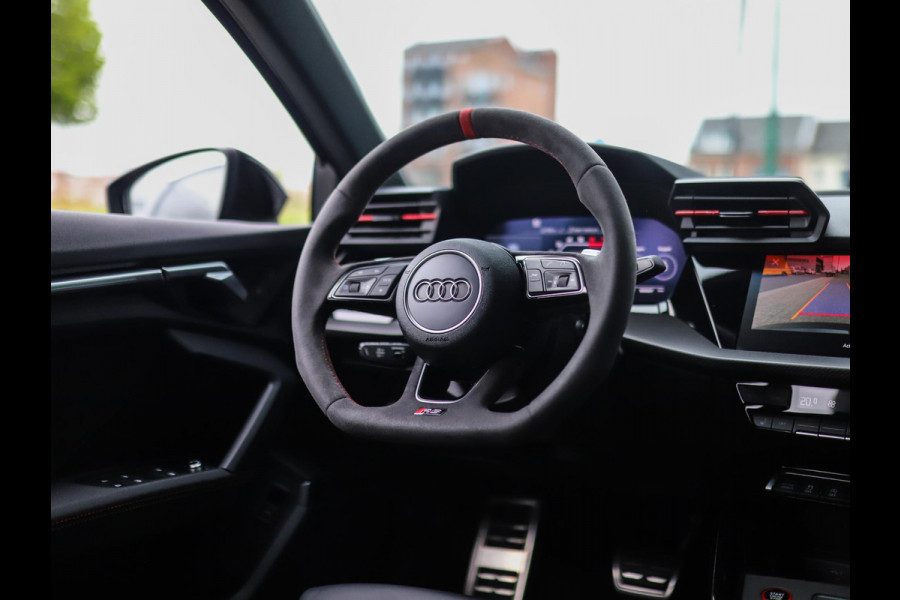 Audi RS 3 Limousine 2.5 TFSI A3 quattro | CT Carbon | RS-Dynamic | Matrix | Keyless | B&O | Leder | Camera