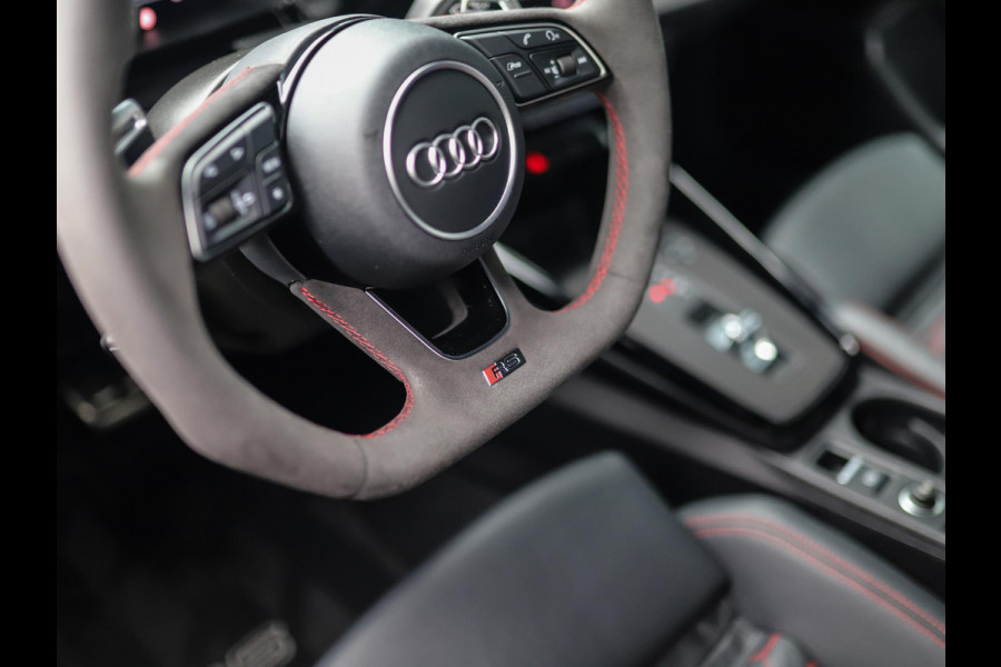 Audi RS 3 Limousine 2.5 TFSI A3 quattro | CT Carbon | RS-Dynamic | Matrix | Keyless | B&O | Leder | Camera