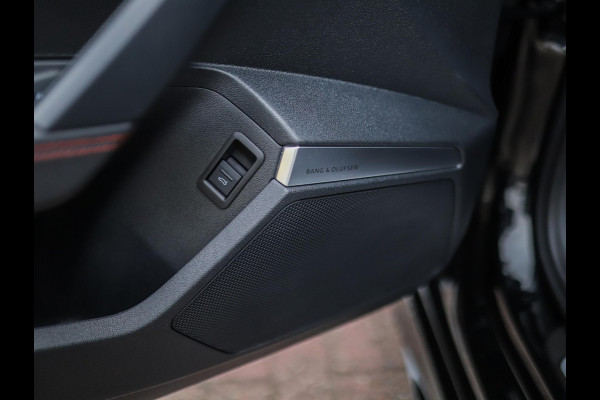 Audi RS 3 Limousine 2.5 TFSI A3 quattro | CT Carbon | RS-Dynamic | Matrix | Keyless | B&O | Leder | Camera