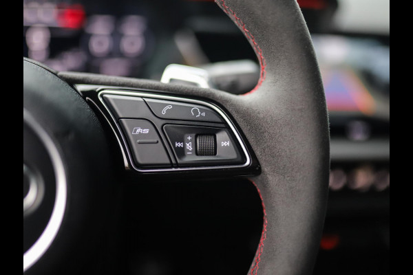 Audi RS 3 Limousine 2.5 TFSI A3 quattro | CT Carbon | RS-Dynamic | Matrix | Keyless | B&O | Leder | Camera