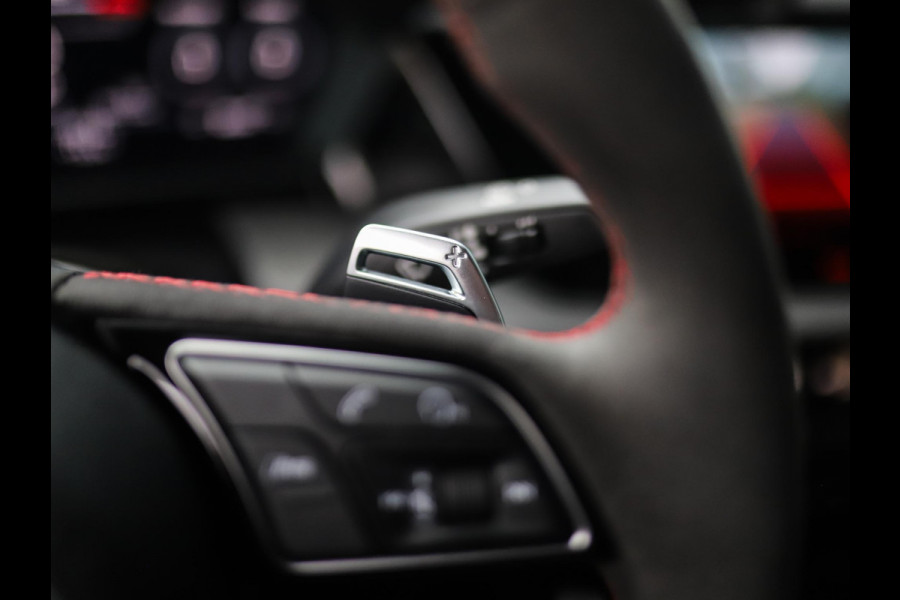 Audi RS 3 Limousine 2.5 TFSI A3 quattro | CT Carbon | RS-Dynamic | Matrix | Keyless | B&O | Leder | Camera