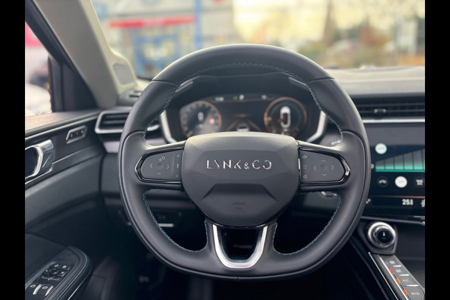 Lynk & Co 01 1.5 PHEV 261 PK AUTOMAAT BLACK EDITION (BOVAG/RIJKLAARPRIJS)