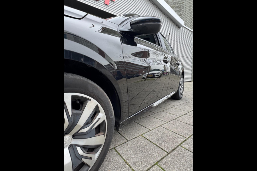 Peugeot 208 1.2 PureTech Active Pack 53.000 KM - Navigatie / Apple CarPlay I Airco I LED I Veiligheid pakket I Dealer onderhouden