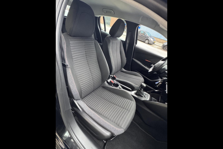 Peugeot 208 1.2 PureTech Active Pack 53.000 KM - Navigatie / Apple CarPlay I Airco I LED I Veiligheid pakket I Dealer onderhouden