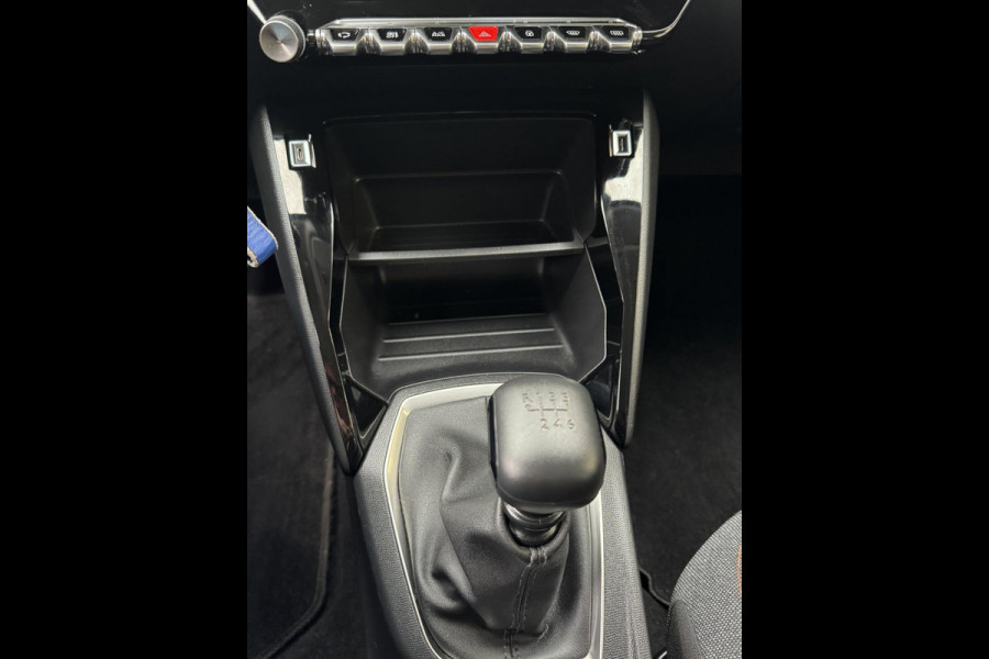 Peugeot 208 1.2 PureTech Active Pack 53.000 KM - Navigatie / Apple CarPlay I Airco I LED I Veiligheid pakket I Dealer onderhouden