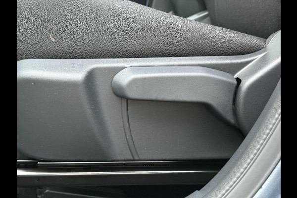 Toyota Aygo X 1.5 Hybrid Play | Celestite grey, Apple CarPlay/Android Auto, Parkeercamera, Adaptive cruise control