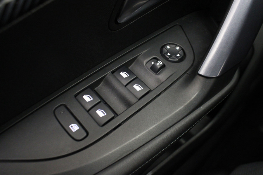 Peugeot 2008 1.2 PureTech Allure |Navi|Camera|