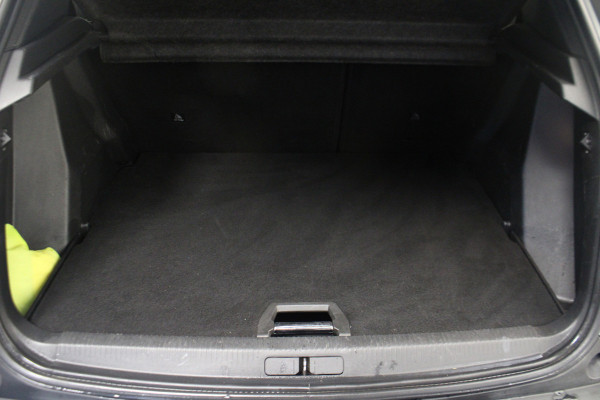 Peugeot 2008 1.2 PureTech Allure |Navi|Camera|