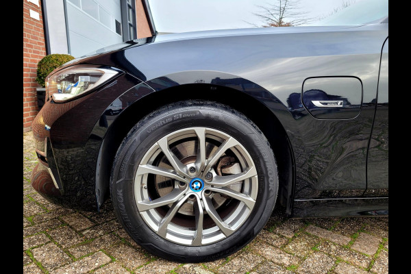 BMW 3 Serie Touring 320e LUXURY, Mokka Sport-leder, Stuurverw. Laser (1e eig. NL NAP)