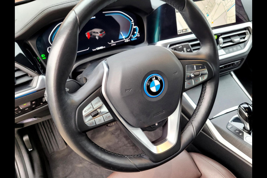 BMW 3 Serie Touring 320e LUXURY, Mokka Sport-leder, Stuurverw. Laser (1e eig. NL NAP)